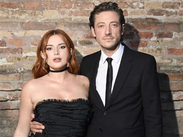 Bella Thorne Mark Emms