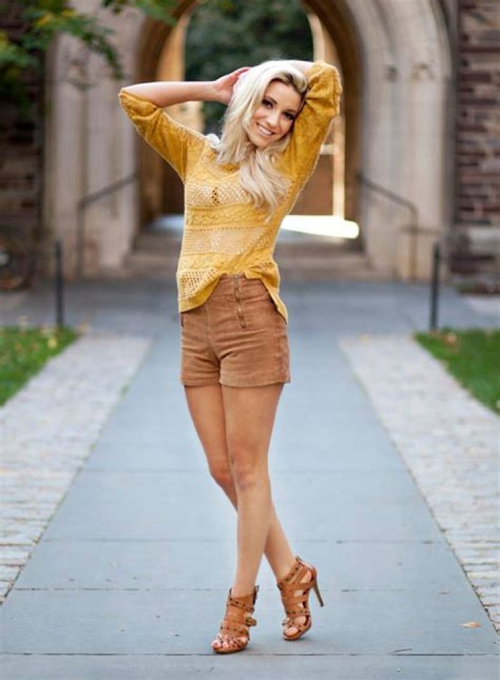 Cara McCollum — Pics