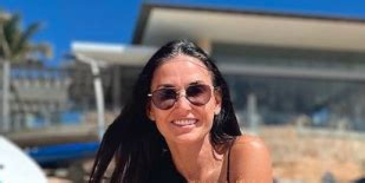 demi moore leopard bikini