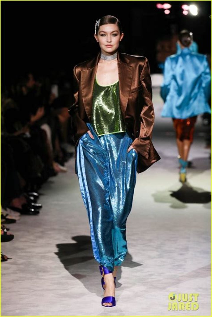 Gigi Hadid On Tom Ford Runway