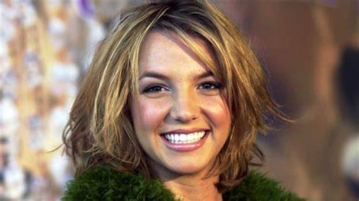 Had ‘Bad Teeth’ & Needed Bangs – Hollywood Life