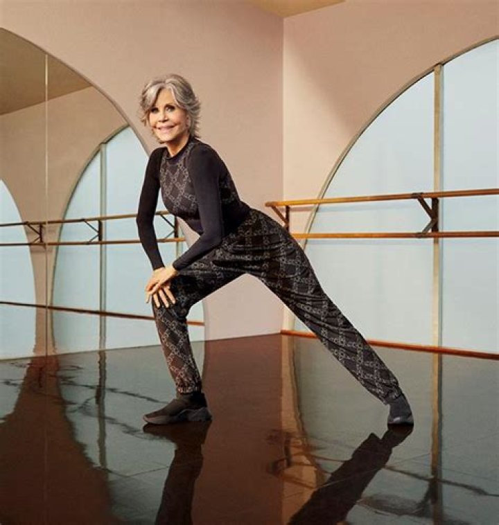 Her Exercises – Hollywood Life