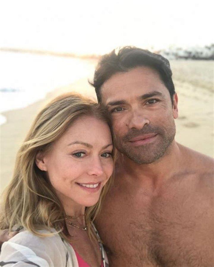 Kelly Ripa & Mark Consuelos: Pics