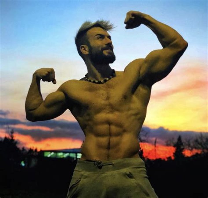 Leon Chiro