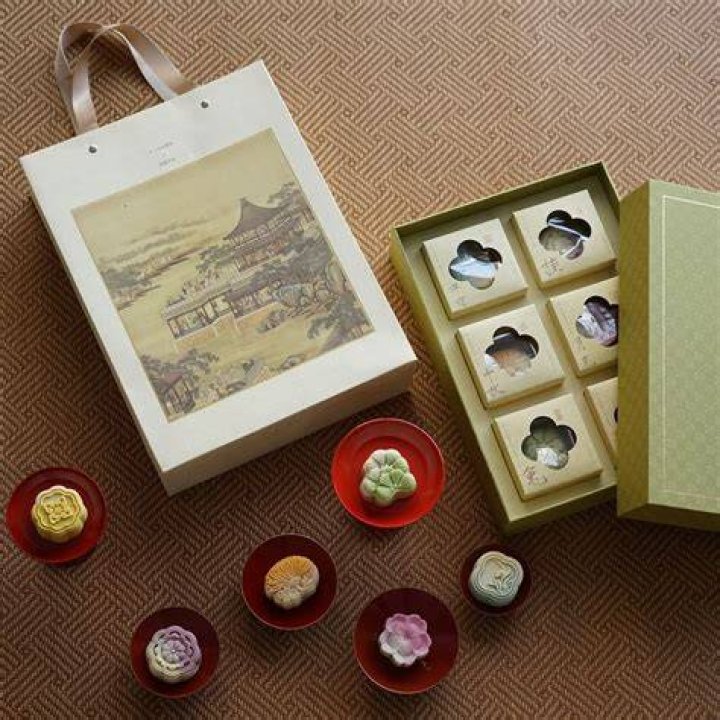 Moonbox&rsquo;s Ultimate R+R Box &mdash; Special Edition