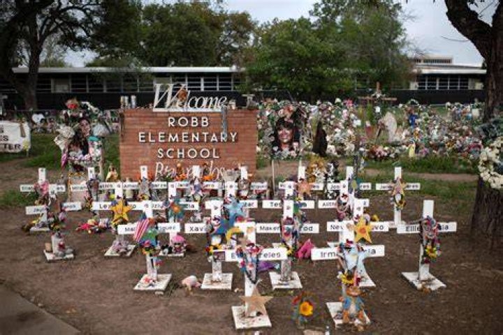 Mourners in Ulvade, Texas