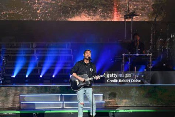 Sam Hunt Performs