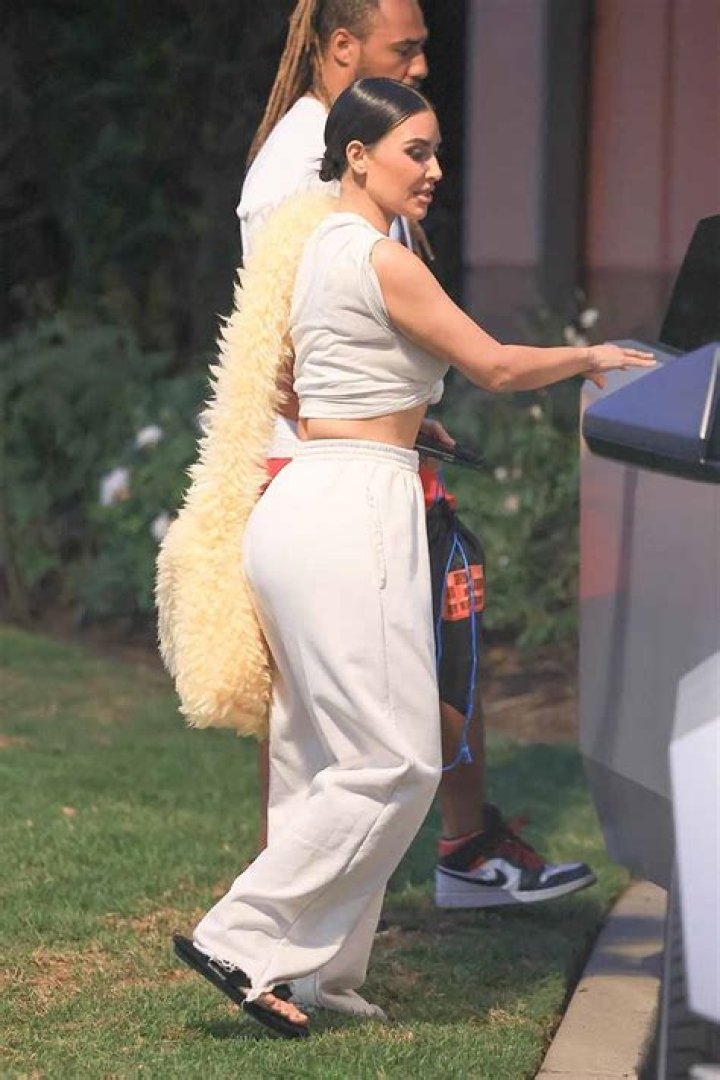 Thousand Oaks, CA - Kim Kardashian attends her daughter North's Basketball Game in Thousand Oaks. Pictured: Kim Kardashian BACKGRID USA 28 OCTOBER 2022 USA: +1 310 798 9111 / UK: +44 208 344 2007 / *UK Clients - Pictures Containing Children Please Pixelate Face Prior To Publication*