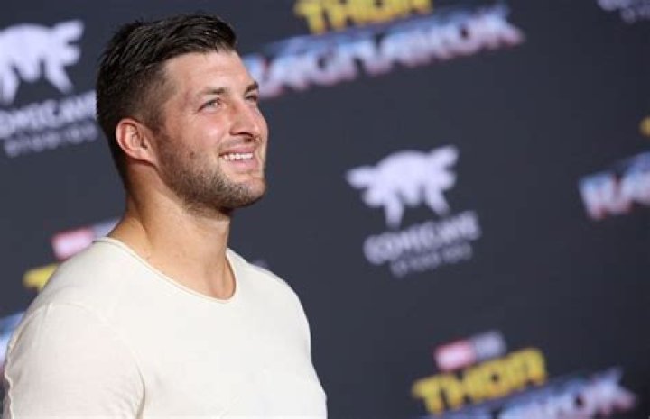 Tim Tebow: PICS – Hollywood Life
